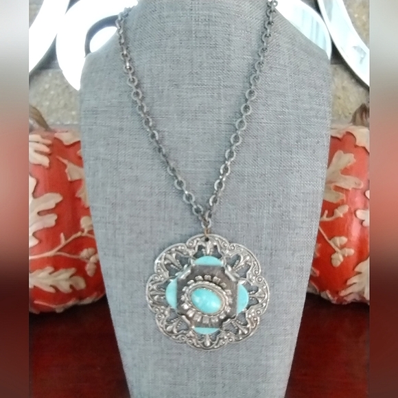 Turquoise Style Medallion Like Statement Necklace - Picture 3 of 14